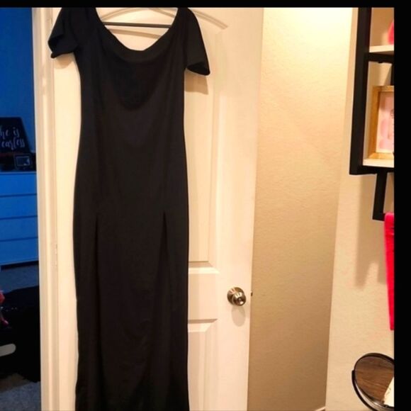 So Chic Off-The-Shoulder High Slit Maxi Dress - Picture 2 of 5